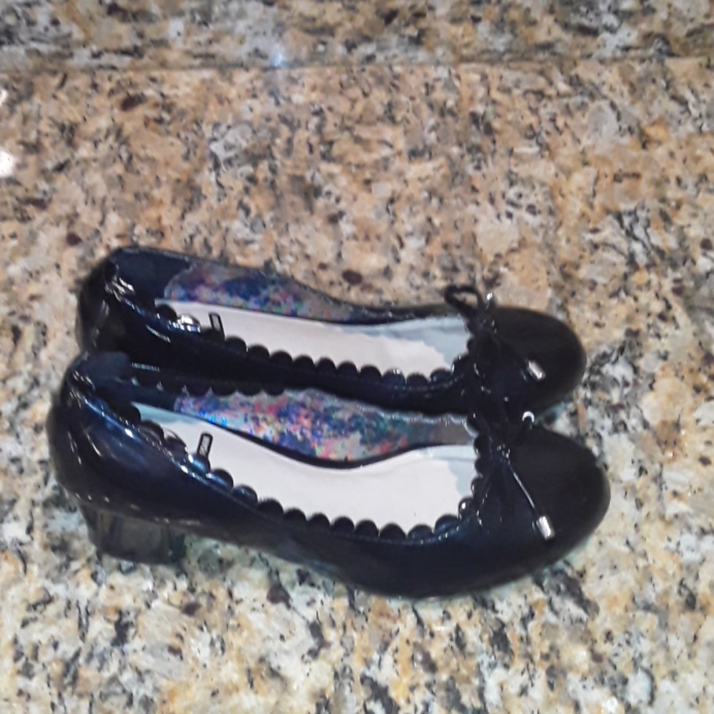 Shose - Picture 3 of 4